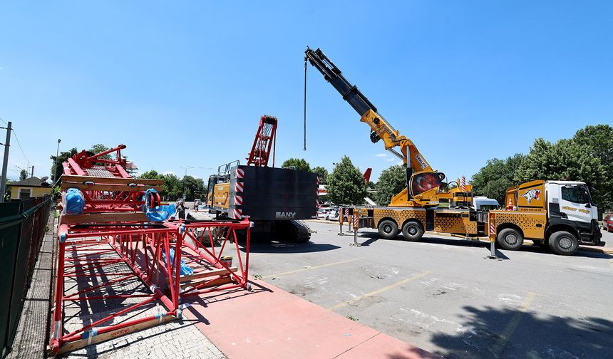 Sakarya’da tarihi gün: Dev vinçlerin kurulumu başladı