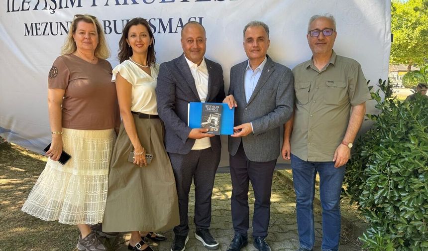 Anadolu Ajansının Asırlık Öyküsü' kitabına teşekkür belgesi