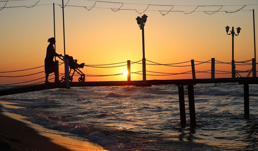 Kocaali'de büyüleyici gün batımı