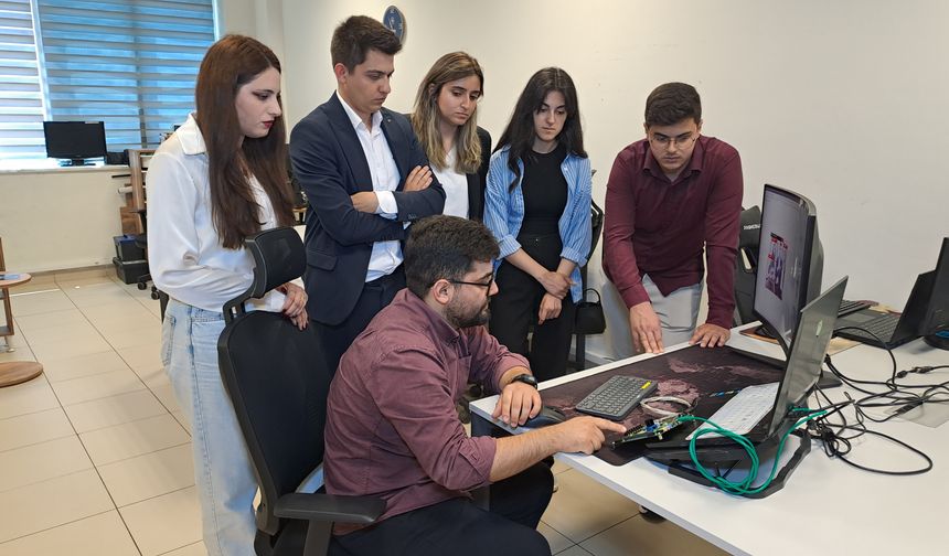 SAÜ Teknokent'te yerli yapay zeka çipi geliştiriliyor