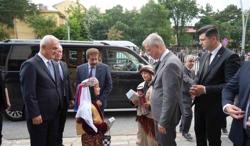 Sağlık Bakanı Memişoğlu: 'Dünyada söz sahibi bir tedavi hizmetleri başarımız var'