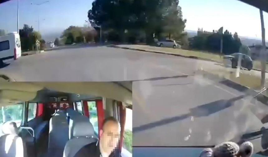 Savcı ile minibüs şoförünün trafikteki kavgası kamerada