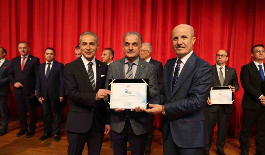 YÖK'ten Sakarya Üniversitesi'ne 'Spor Dostu Kampüs' ödülü