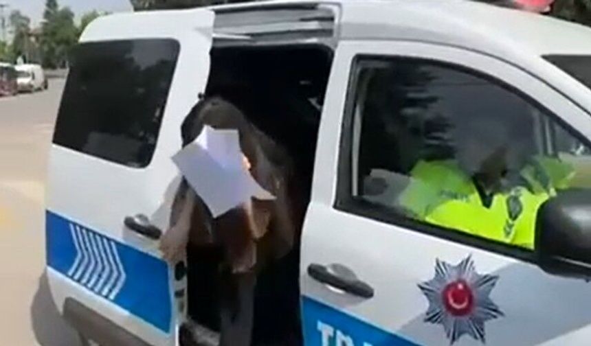 Kimliğini Evde Unutan Öğrencinin İmdadına Polisler Yetişti…