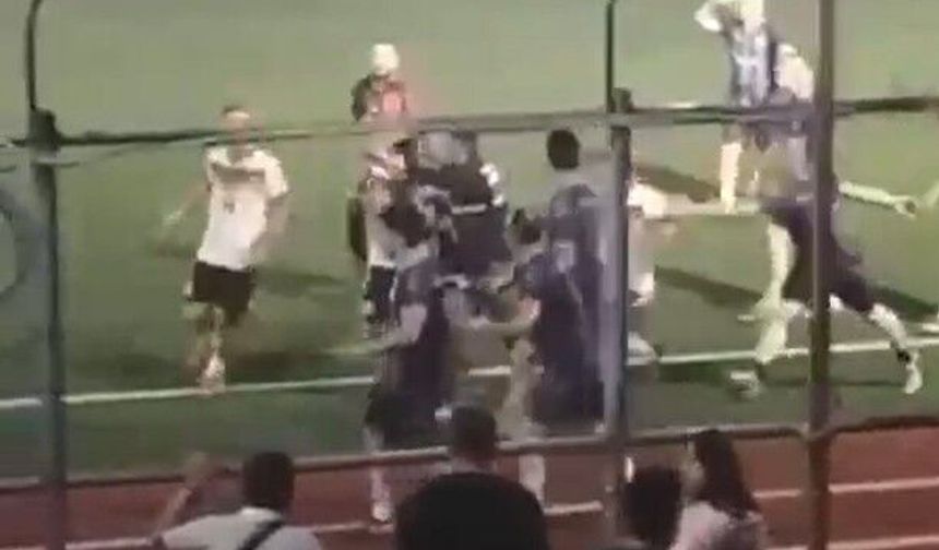 Saha savaş alanına döndü! Turnuvada tekme tokatlı kavga