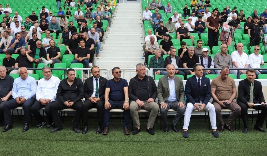 Nereye bakıyor bu adamlar?