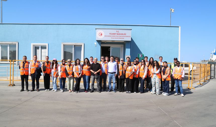 İhracat Uzmanı Yetiştirme Programı Başarıyla Tamamlandı