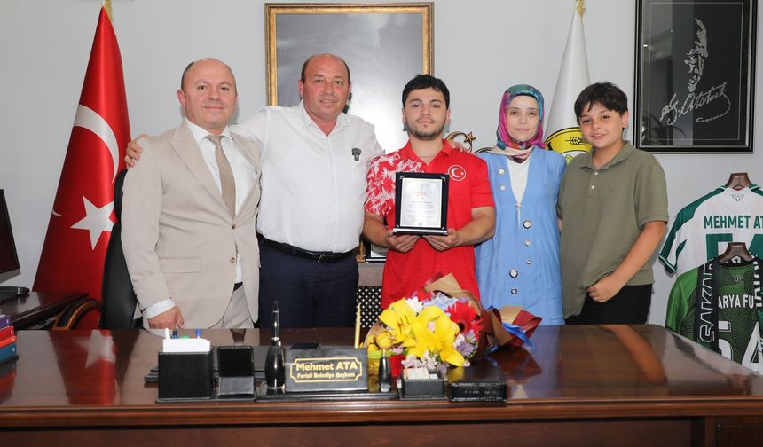 Ferizli’nin Gururu Hacı İsmail Bekar’a Coşkulu Karşılama