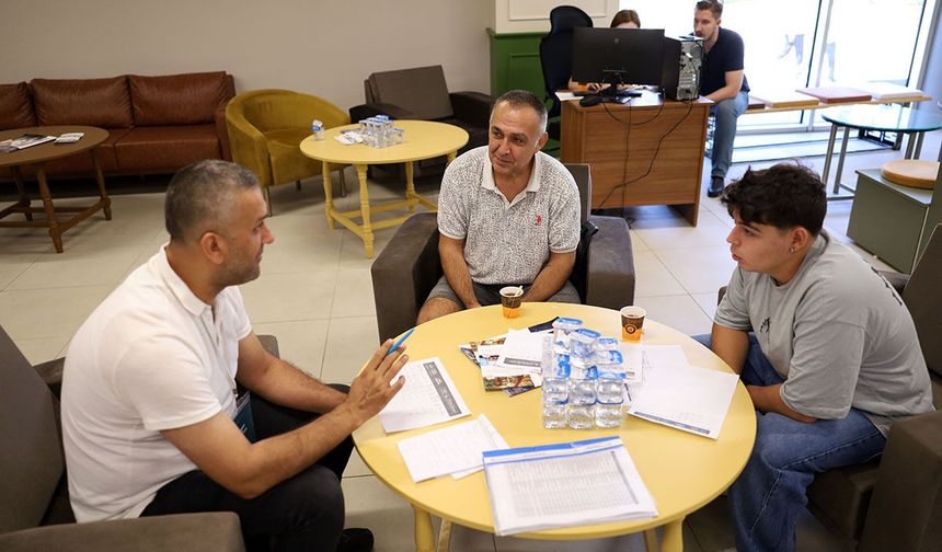 Gençlerin geleceğine yön verecek tercih desteği AKM’de başladı