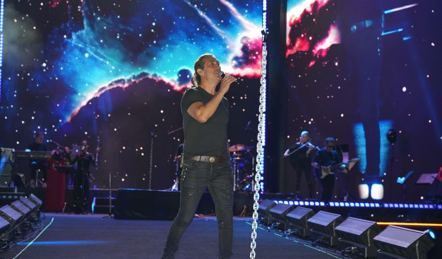 Sakaryalılar festivalin son gününde Kıraç ile coştu