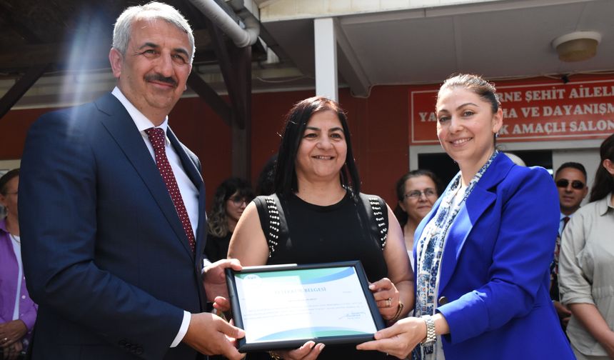 Edirne'de şehit yakınlarının el emeği ürünleri sergilendi