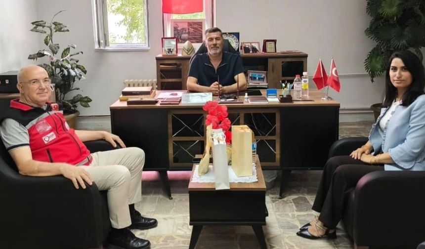 Kırklareli Aile ve Sosyal Hizmetler Müdürü Kumaş, Şehit ve Gazi Aileleri Derneğini ziyaret etti