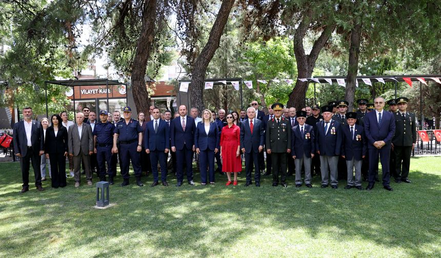 Kırklareli'nde 15 Temmuz şehitleri anısına 253 gül fidanı dikildi