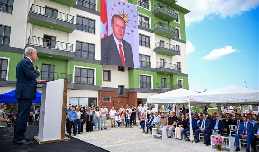 Kırklareli'nde TOKİ konutları anahtar teslim töreni yapıldı