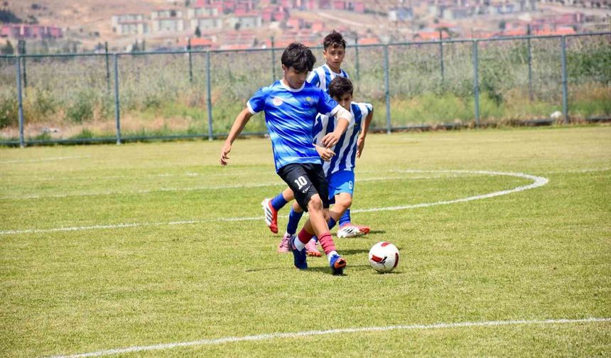 ANALİG Yıldızlar Futbol Müsabakaları Afyonkarahisar'da başladı
