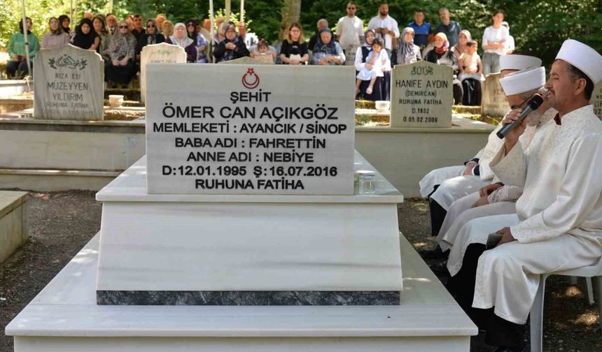 Ayancıklı 15 Temmuz şehidi kabri başında anıldı