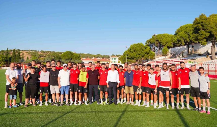 Başkan Ergin'den Ayvalık gücü Belediyespor'a moral ziyareti