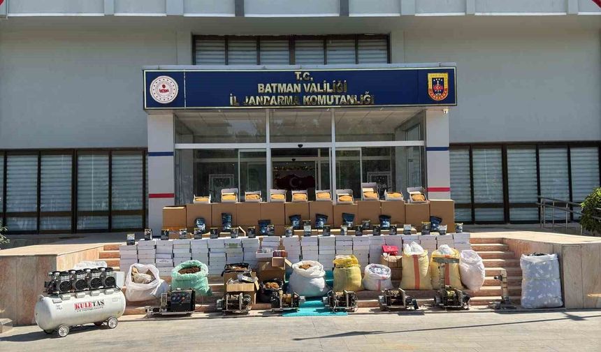 Batman'da kaçakçılık operasyonunda binlerce kaçak ürün ele geçirildi