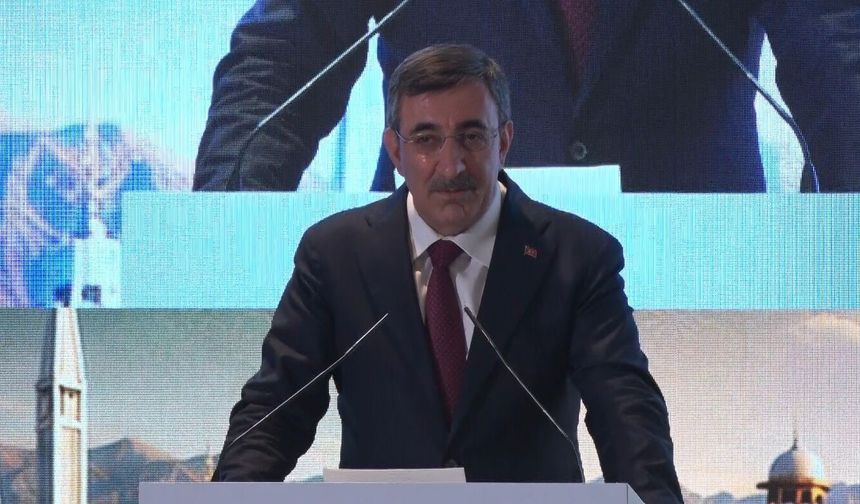 Cumhurbaşkanı Yardımcısı Yılmaz: 'Pakistan ile ikili ticaret hacmimizi yakın gelecekte 5 milyar dolara çıkarmayı hedefliyoruz'