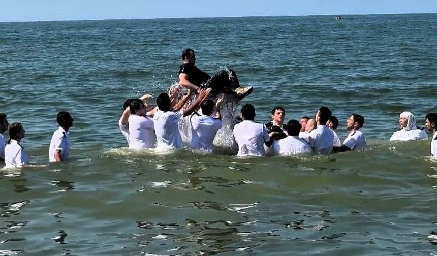 Denizcilik öğrencileri açık deniz stajına geleneksel etkinlikle uğurlandı