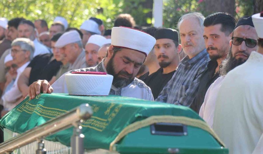 Oğluna son görev: İmam babanın en zor cenaze namazı!