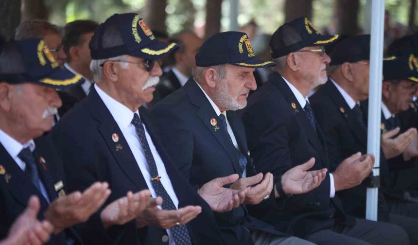 Konya'da 15 Temmuz etkinliklerinde Şehitlik ziyaret edildi