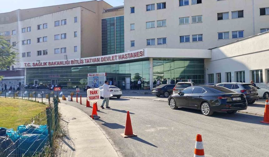 Sağlık müdürünün makam aracı kazaya karıştı: 11 yaşındaki çocuk yaralandı
