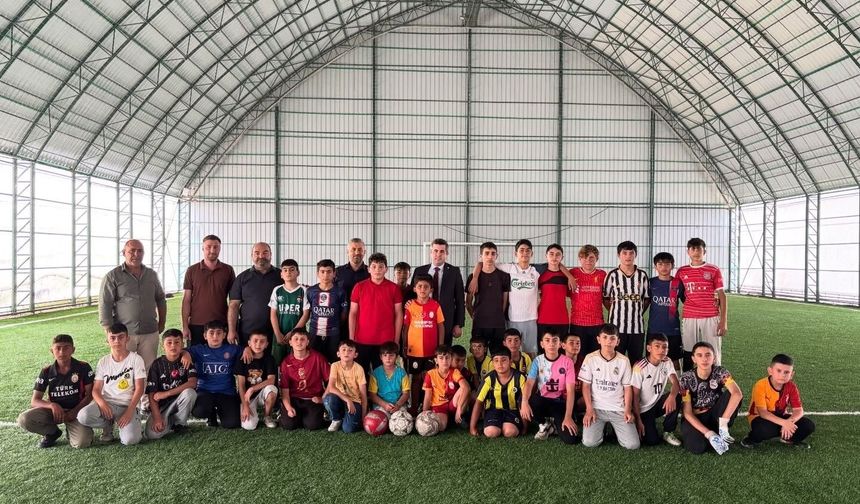 Susuz'da Yaz Kur'an Kursu öğrencilerine futbol moral oldu