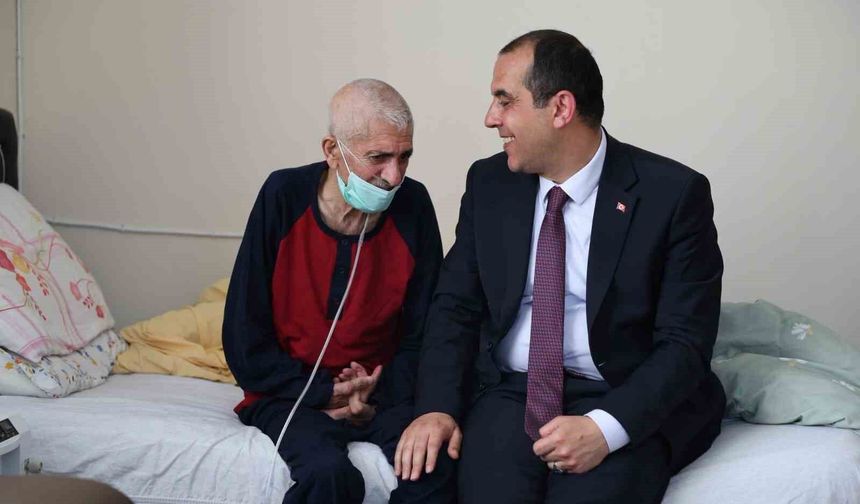 Vali Taşolar'dan, Tuzluca Şehit ve Gazi Aileleri Derneği Başkanı Türkan'a geçmiş olsun ziyareti