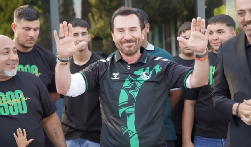 Sakaryaspor'da buzlar eridi! Uğur Arslan ziyaret etti, özür diledi