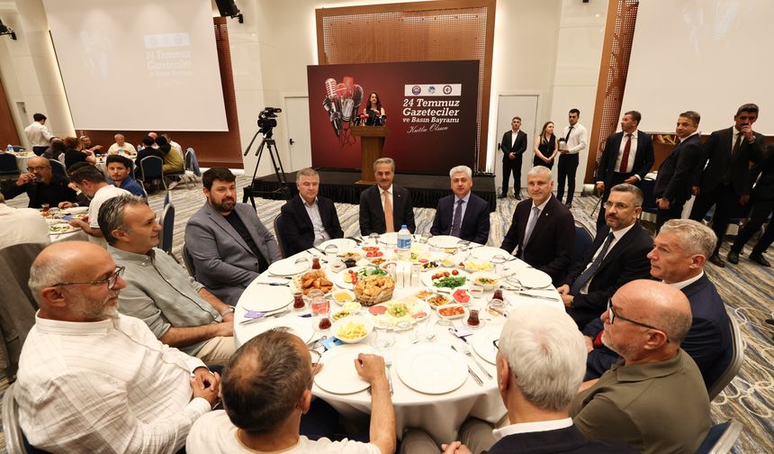 Sakarya basın buluşmasında sert mesajlar!