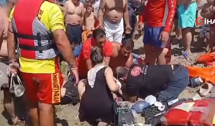 Karasu sahilinde can pazarı! Dakikalarca kalp masajı yapıldı