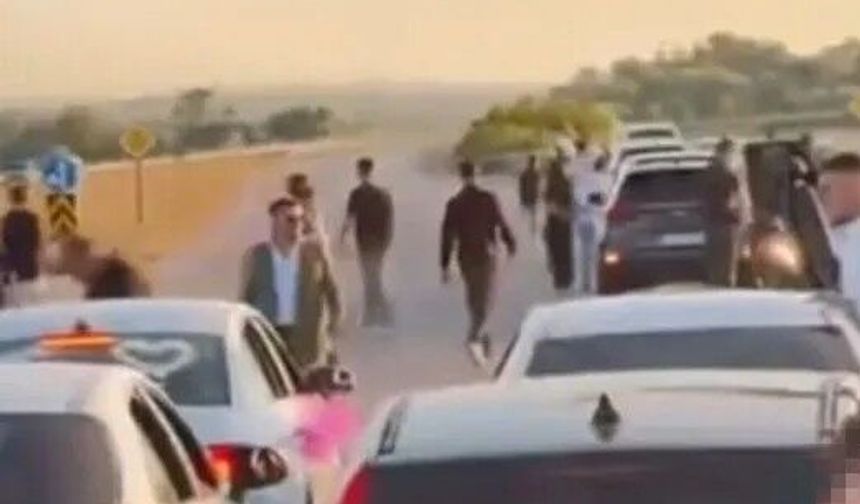 Düğün değil rezillik! Yolu traktörle kestiler, dakikalarca ateş açtılar