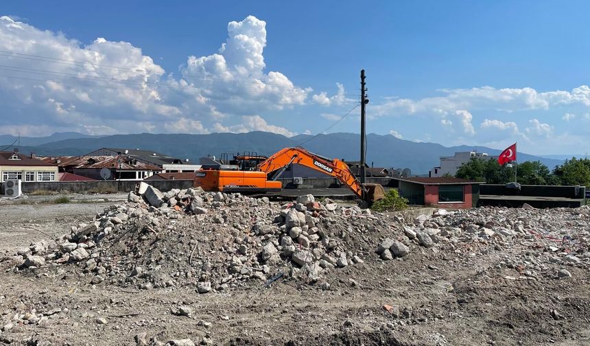 Hendek Öğretmenevinin yıkım işi neden durdu?