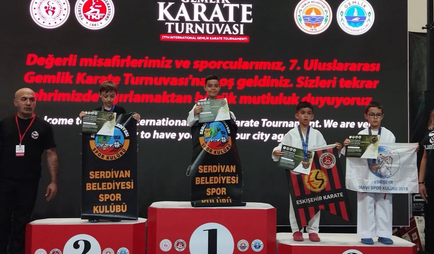 Serdivan’ın Karatecileri Gemlik’te de Dereceye Doymadı