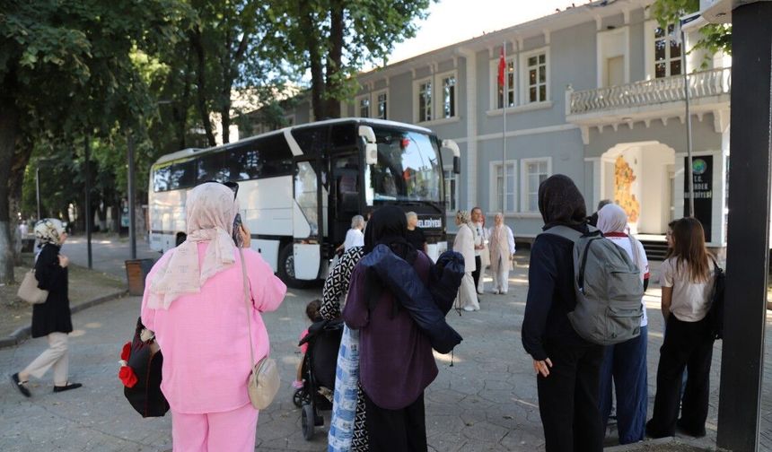 Hendek Belediyesi bu yılda binlerce kadını denizle buluşturdu