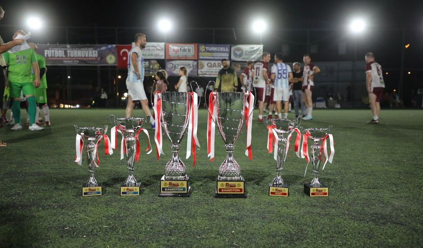 Ferizli’de 15 Temmuz Futbol Heyecanı Kupa Töreniyle Sona Erdi