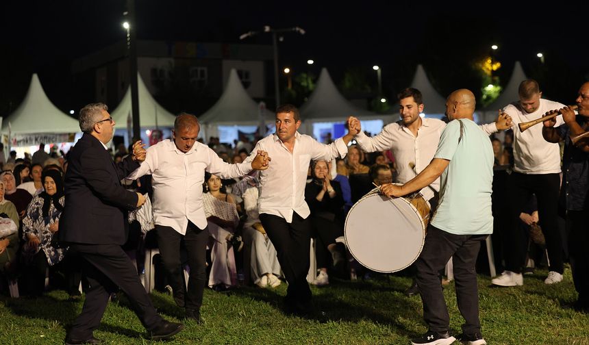 Millet Bahçesi’nde şölene dönüşen Rumeli-Balkan rüzgârı