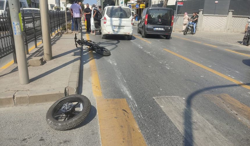 Bakkallar Işıkları'nda can pazarı: Karşıya geçerken çarptı!