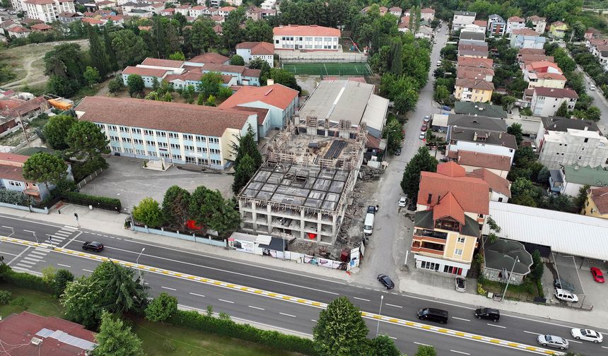 Sapanca Meydanı ve spor salonu projeleri hızla ilerliyor