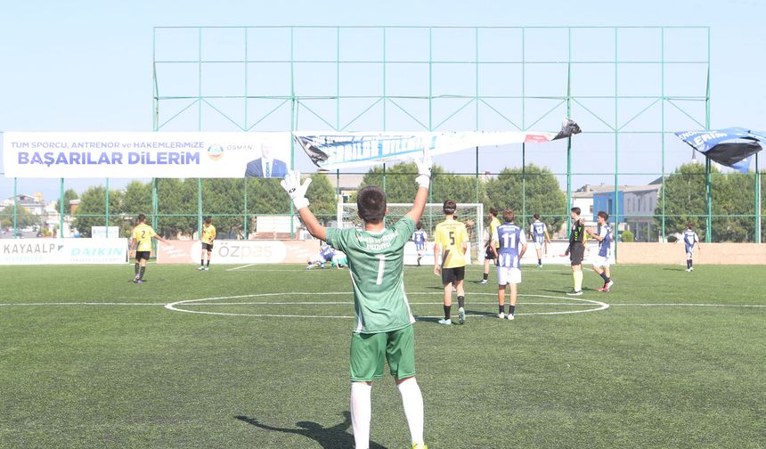 Başkanlık Futbol Kupası başladı: 39 mahalle sahada