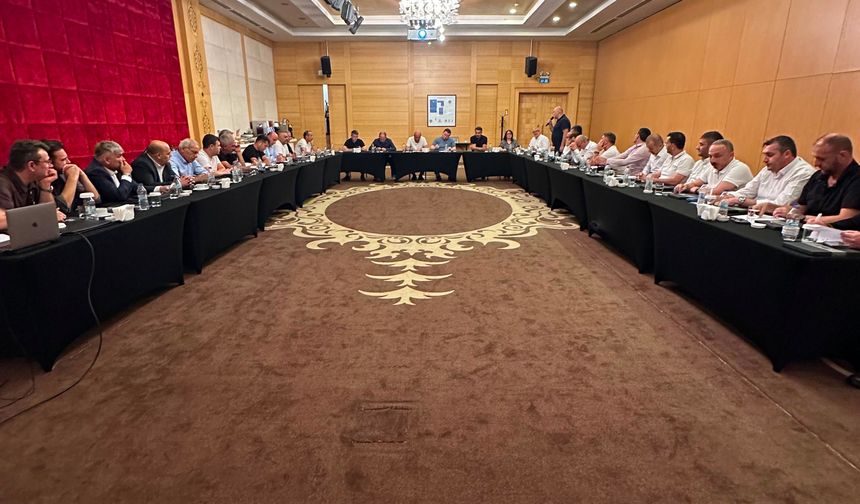 MHP Sakarya teşkilatı Abant'ta kampa girdi