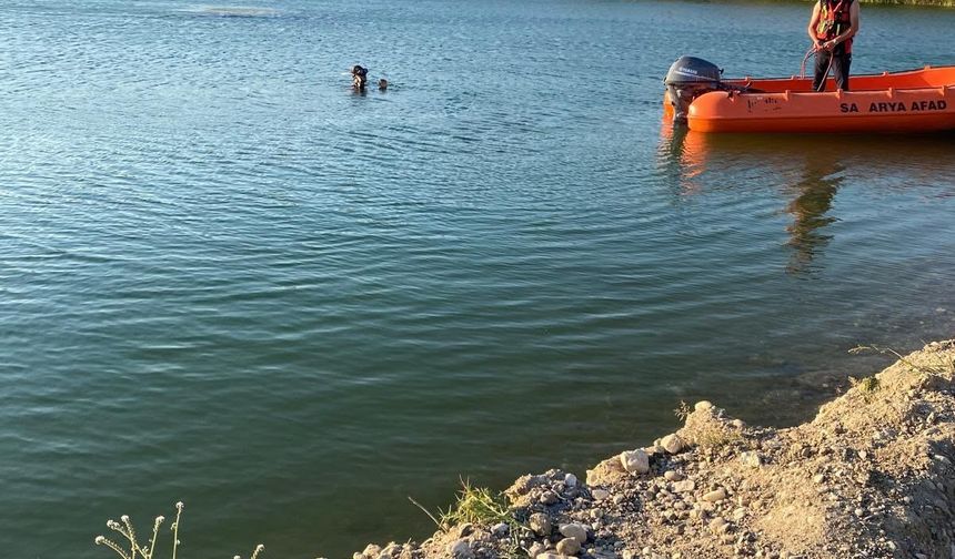Serinlemek için girdiği göletten cansız bedeni çıktı