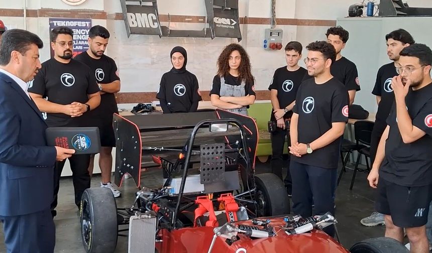 Yerli ve milli imkanlarla öğrencilerin ürettiği yarış aracı Polonya'da yarışacak