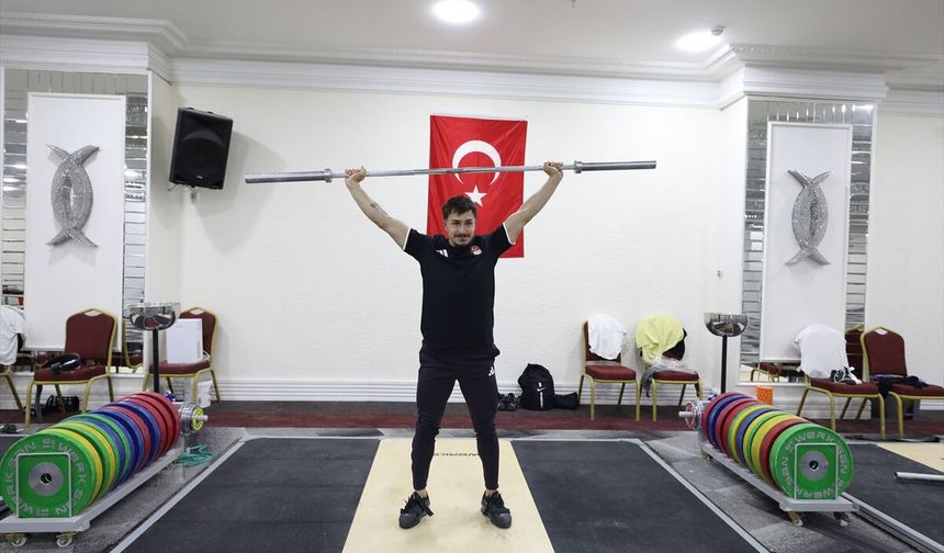 Milli halterci Yusuf Fehmi Genç, şampiyonluk ünvanını sürdürmek istiyor