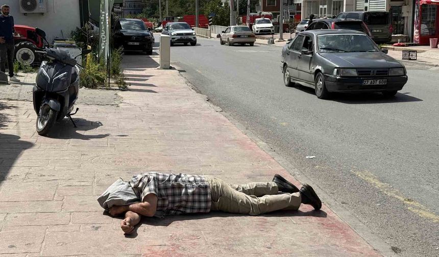 Alkollü şahıs ekiplere 'Ben mevtayım' diyerek direndi