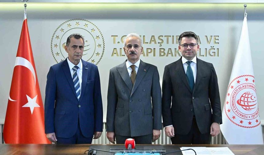 Bakan Uraloğlu: 'E5000 lokomotifimiz, Avrupa Birliği Sertifikasyonu olan TSI'ya sahip oldu'