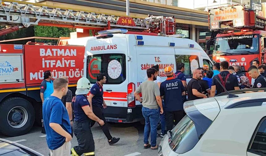 Batman'da spor salonu yangınında Bakan Şimşek'in yeğeni hayatını kaybetti
