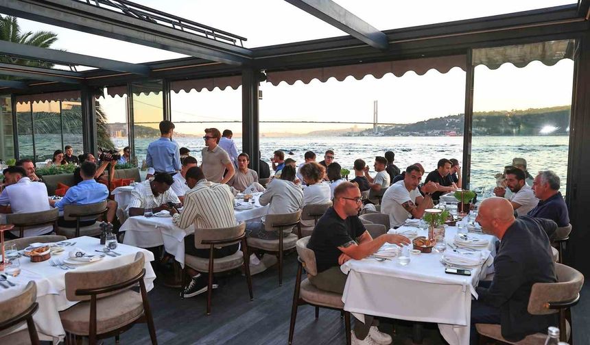 Beşiktaşlı oyuncular, yemekte buluştu