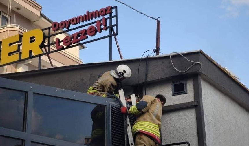 İskenderun'da dönercide çıkan yangın büyümeden kontrol altına alındı